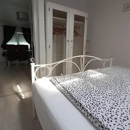 Family Svob With Pool Apartment Novi Vinodolski