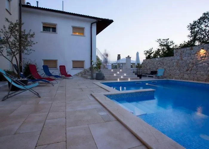 Family Svob With Pool Novi Vinodolski