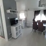 Family Svob With Pool Apartman