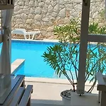 Family Svob With Pool Apartman *