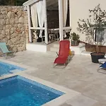 Family Svob With Pool * Novi Vinodolski