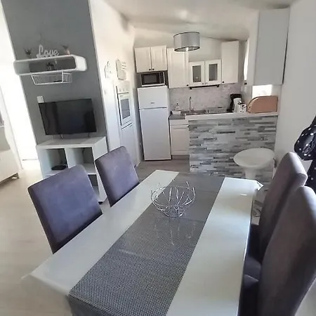 Apartment Family Svob With Pool *