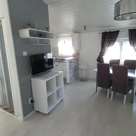 Family Svob With Pool Apartment