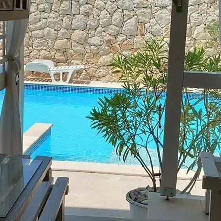 Family Svob With Pool Apartment *